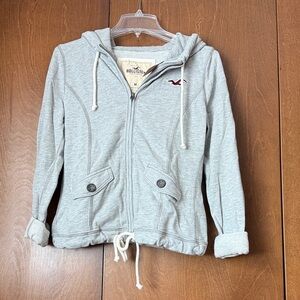 Hollister NWT Betty’s Medium Light Gray Zip Front Hoodie with Red Logo Sz M